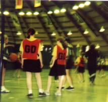 Photo netball in Bell's sport centre 8.6Kb