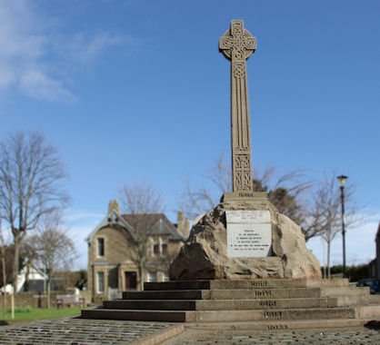 Dunning War memorial