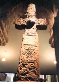 photo - Cross in St Serf's. 8.56kb